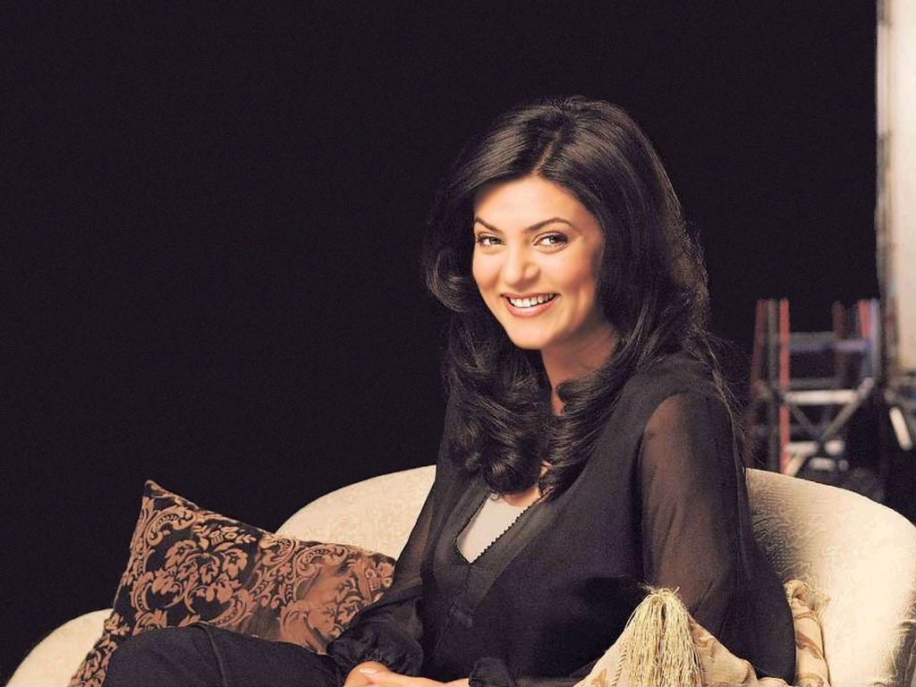 Sushmita Sen - HD Wallpaper 