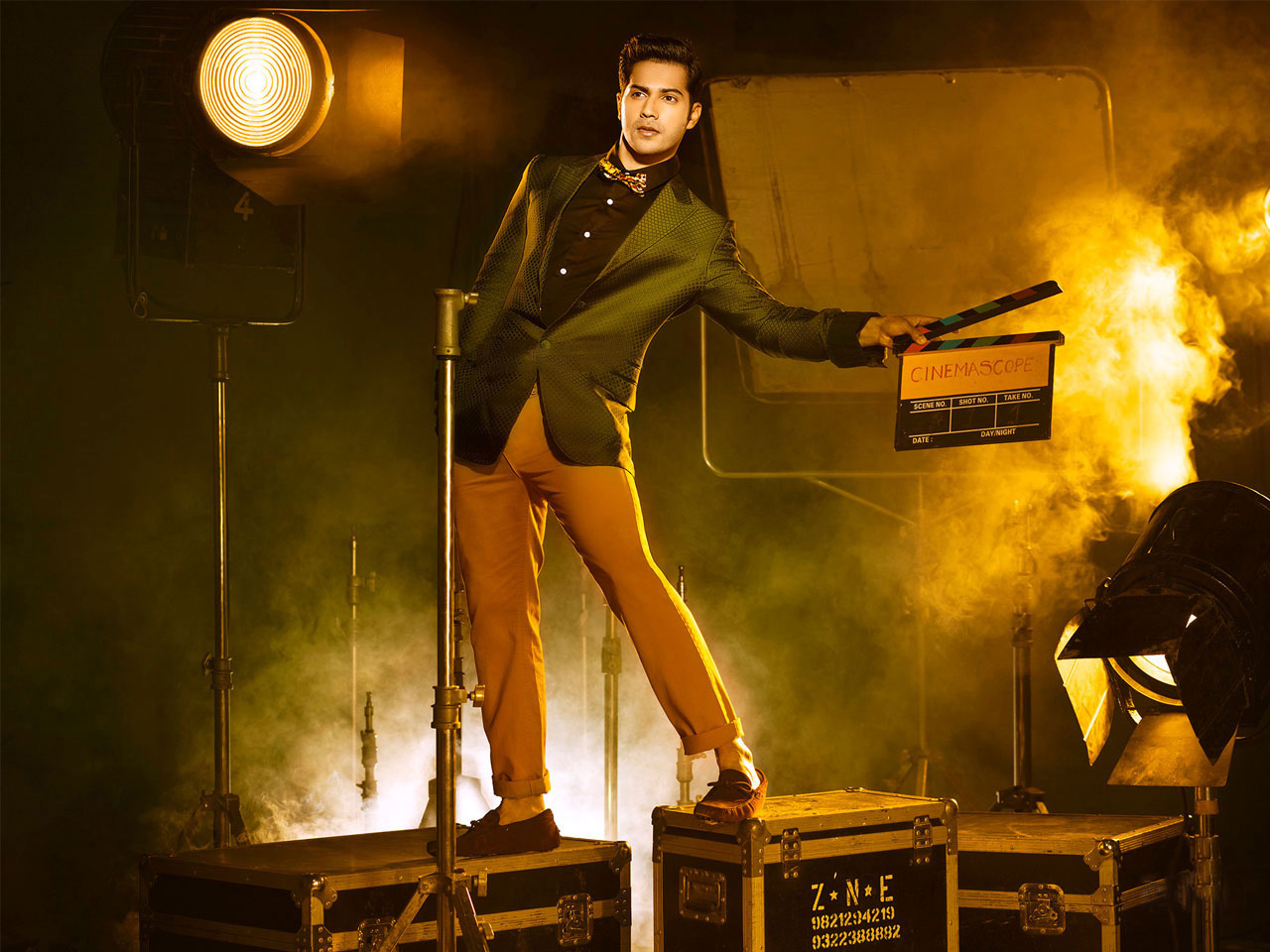 Varun Dhawan Hd Wallpaper - Varun Dhawan - HD Wallpaper 