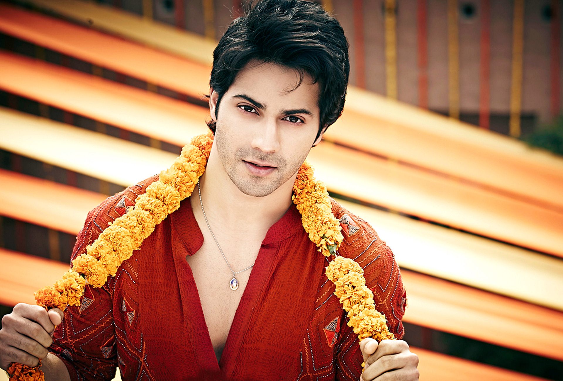 Varun Dhavan Hd Wallpaper - Varun Dhawan Humpty Sharma Ki Dulhania - HD Wallpaper 