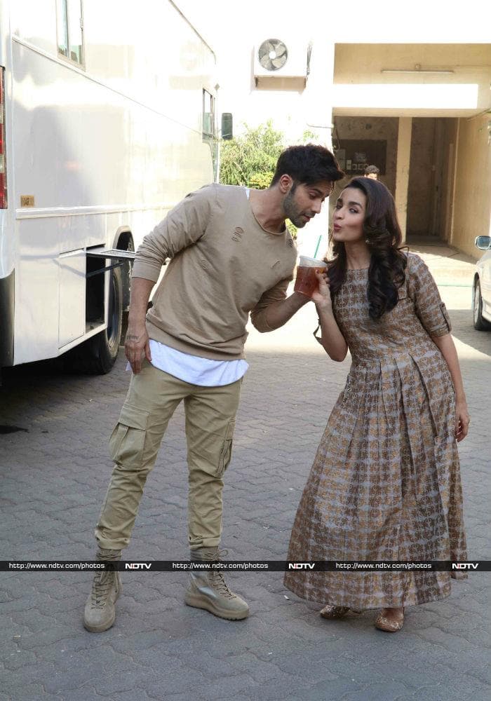 Badrinath Ki Dulhania Promotion - HD Wallpaper 