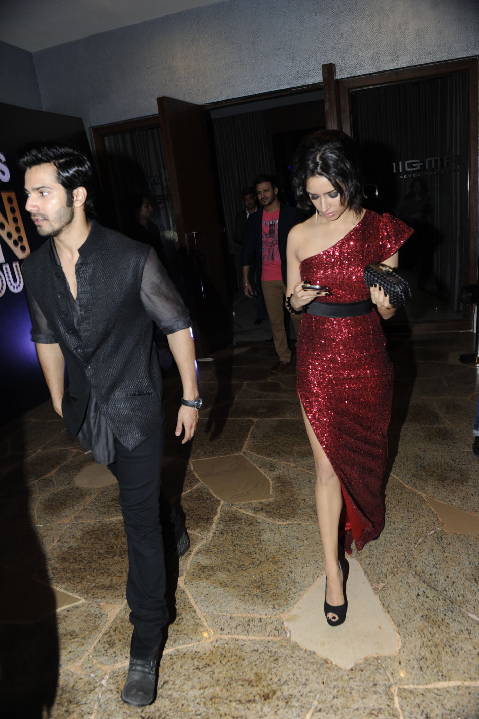 Shraddha Kapoor With Varun Dhawan - HD Wallpaper 