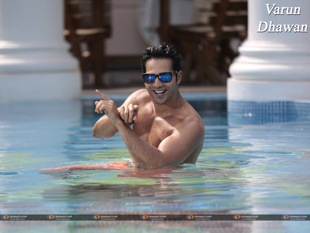 Varun Dhawan Wallpaper - Varun Dhawan Shirtless Pic Hd - HD Wallpaper 