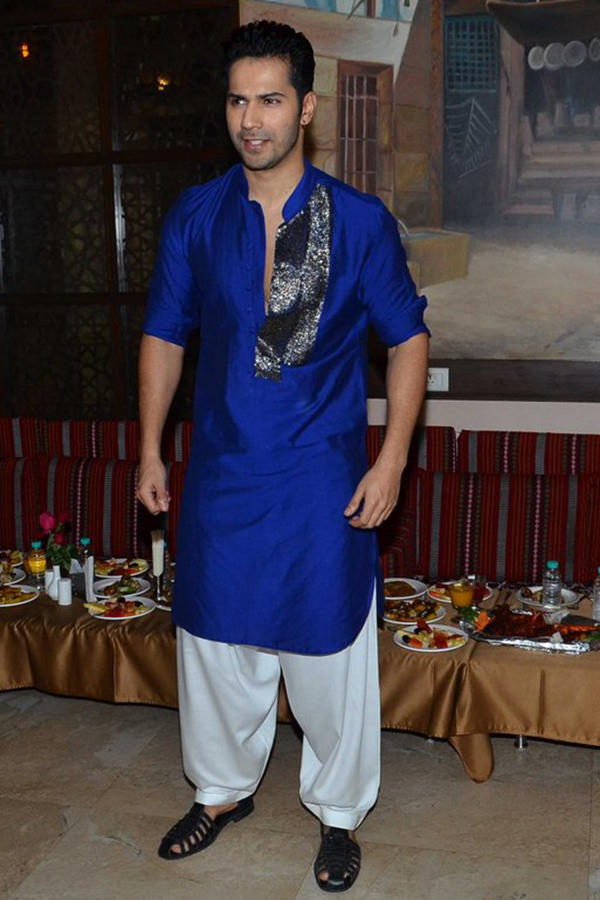 Varun Dhawan In A Blue Coloured Pathani Suit - Varun Dhawan Pathani Suit - HD Wallpaper 