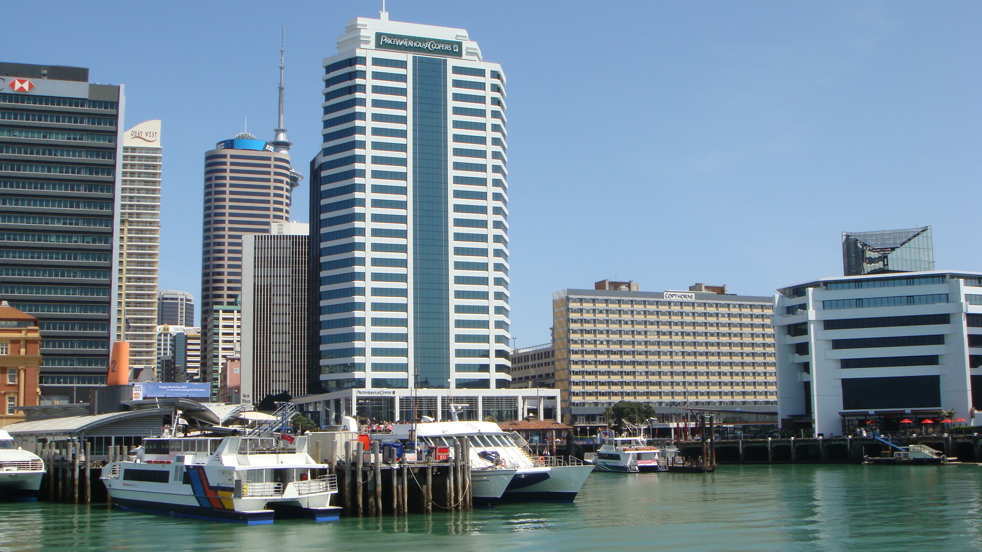 Luxury Yacht - HD Wallpaper 