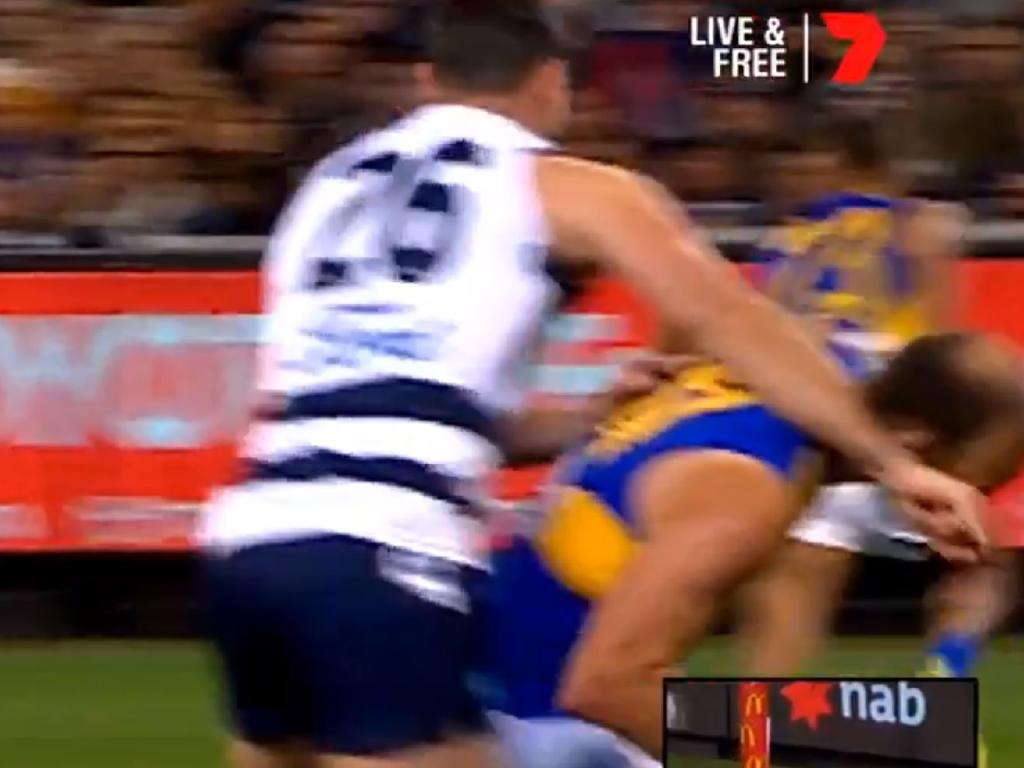 Tom Hawkins Clashing With West Coast Eagles Player - Tom Hawkins Schofield - HD Wallpaper 