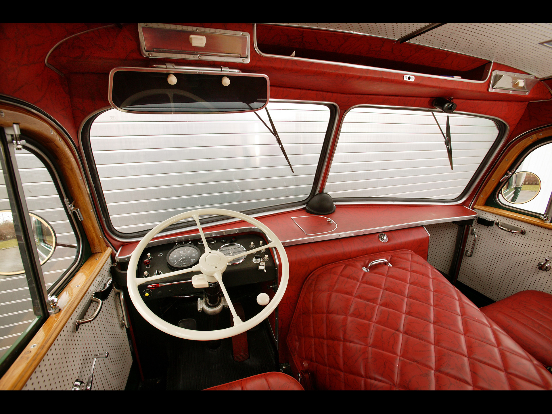 Mercedes Benz Lp Interior - HD Wallpaper 