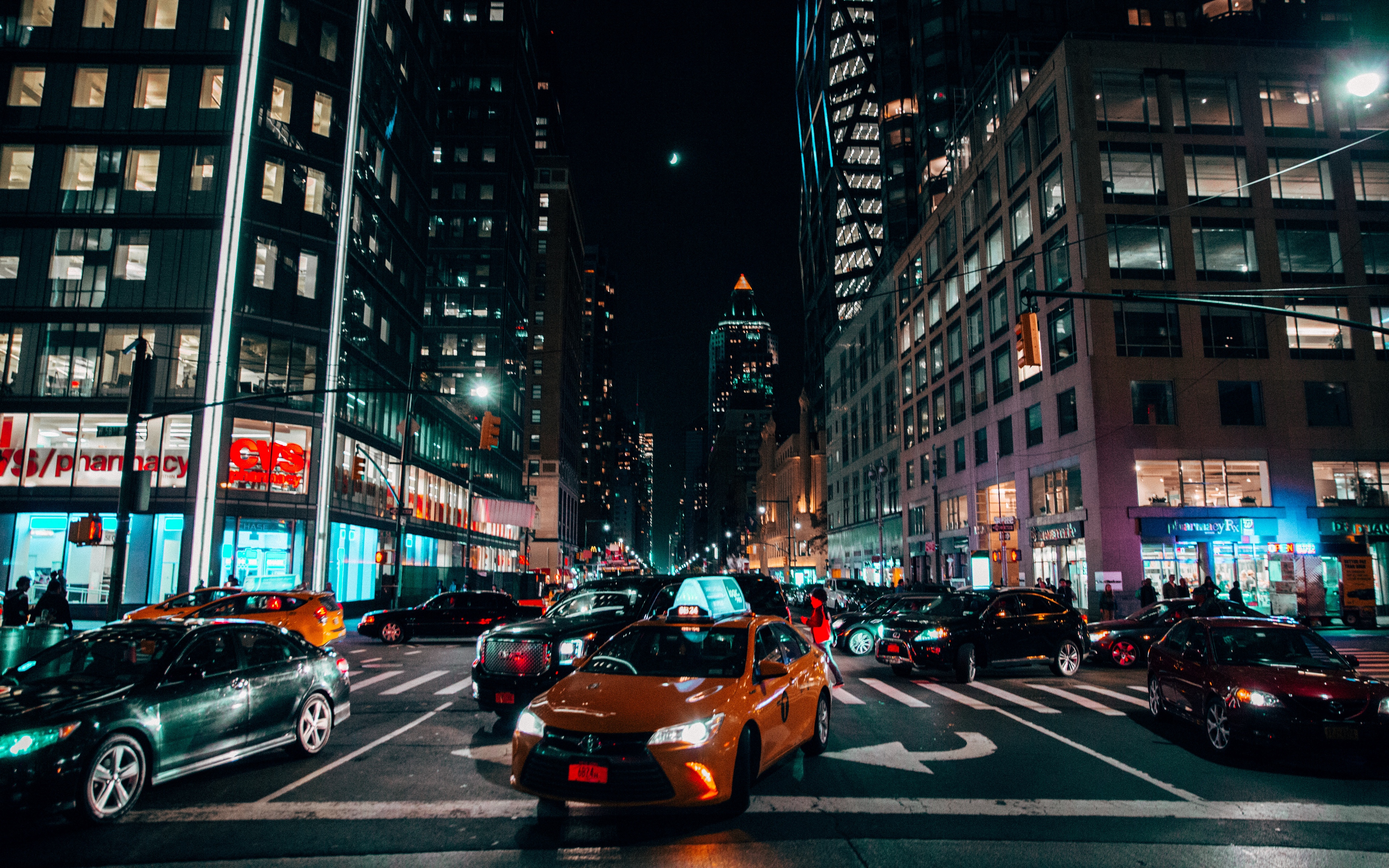 Wallpaper Night City, Cars, Traffic - City Night With Cars - HD Wallpaper 