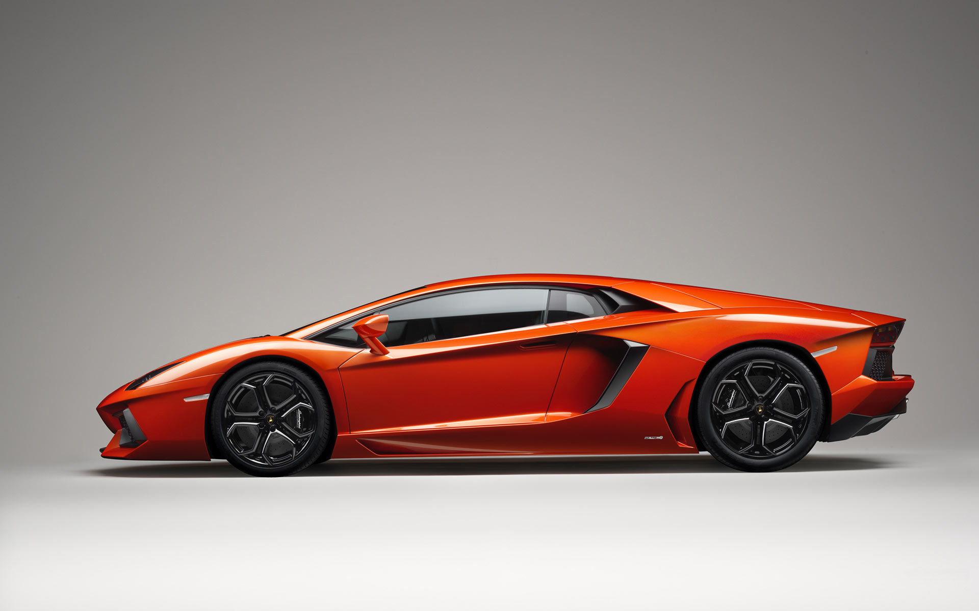 Lamborghini Aventador Lp700 2011 - HD Wallpaper 