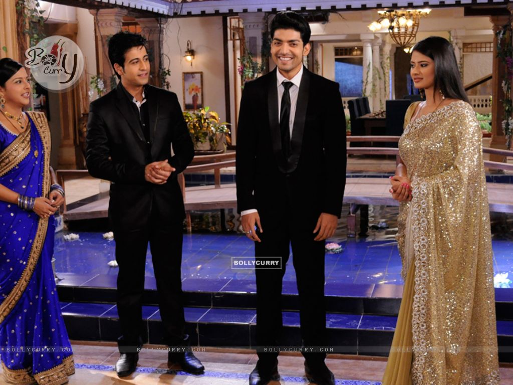 Gurmeet, Kratika, Dishank And Samragyi On Sets Of Punar - Punar Vivah - HD Wallpaper 