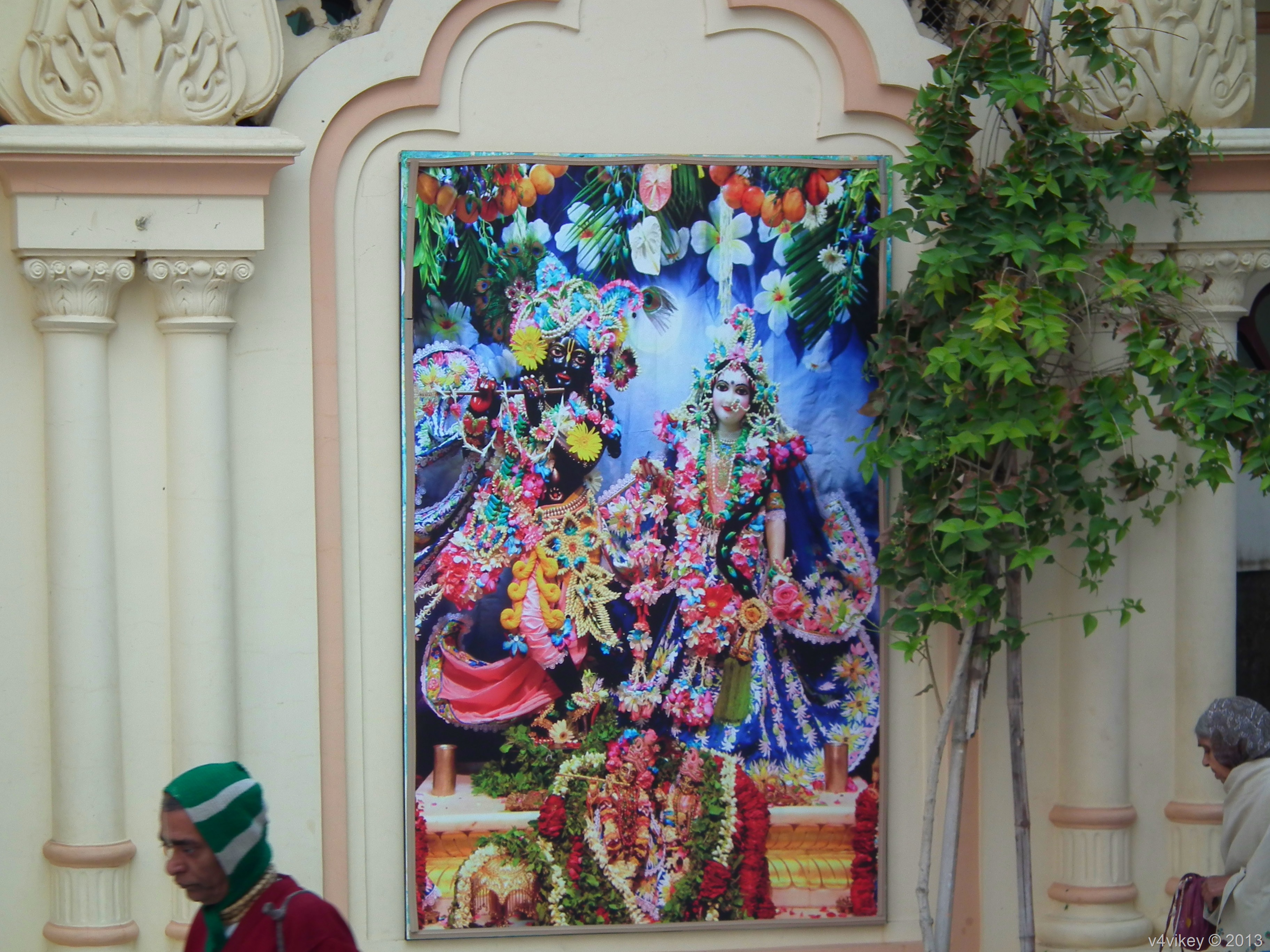 Radha Krishna Paintings By Iskcon - HD Wallpaper 