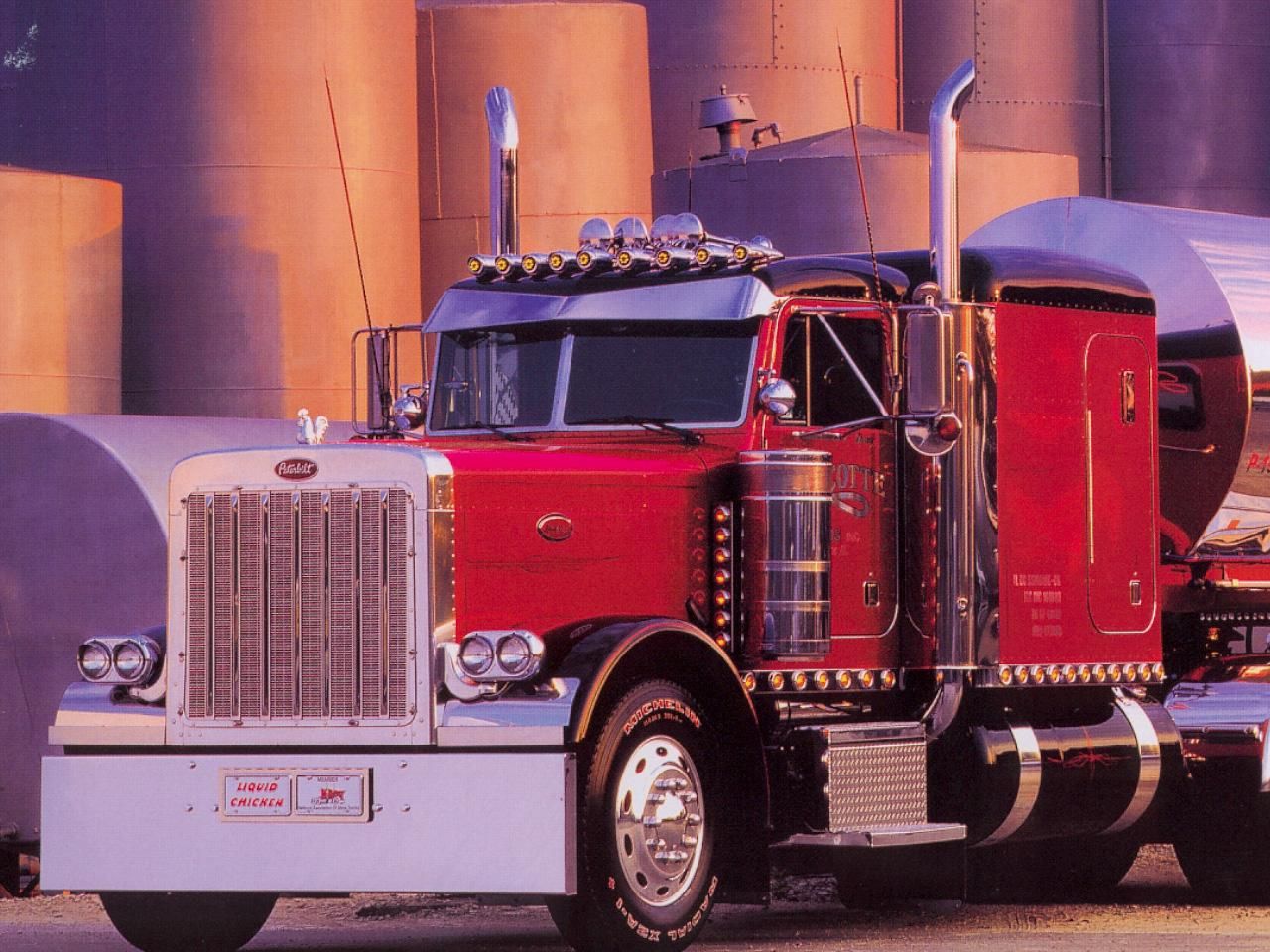 Peterbilt 379 Photo - Trucks - HD Wallpaper 