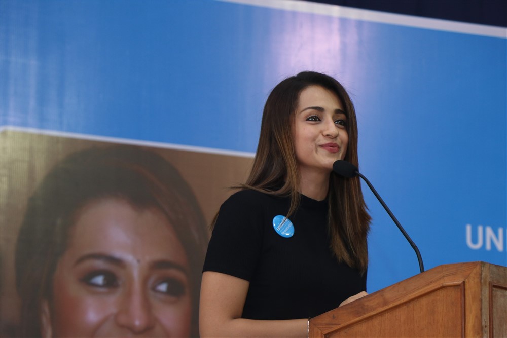 Actress Trisha At Unicef End Violence Youth Talks Photos - Public Speaking - HD Wallpaper 