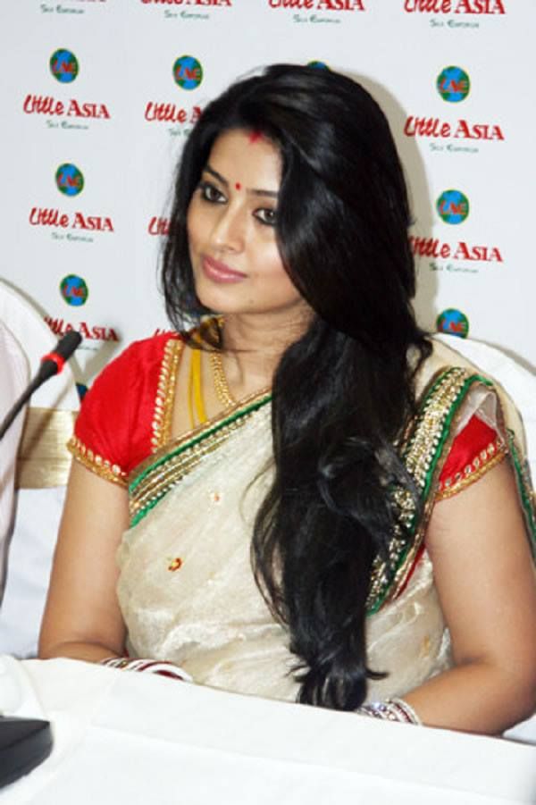 Sneha Hot Long Hair - HD Wallpaper 