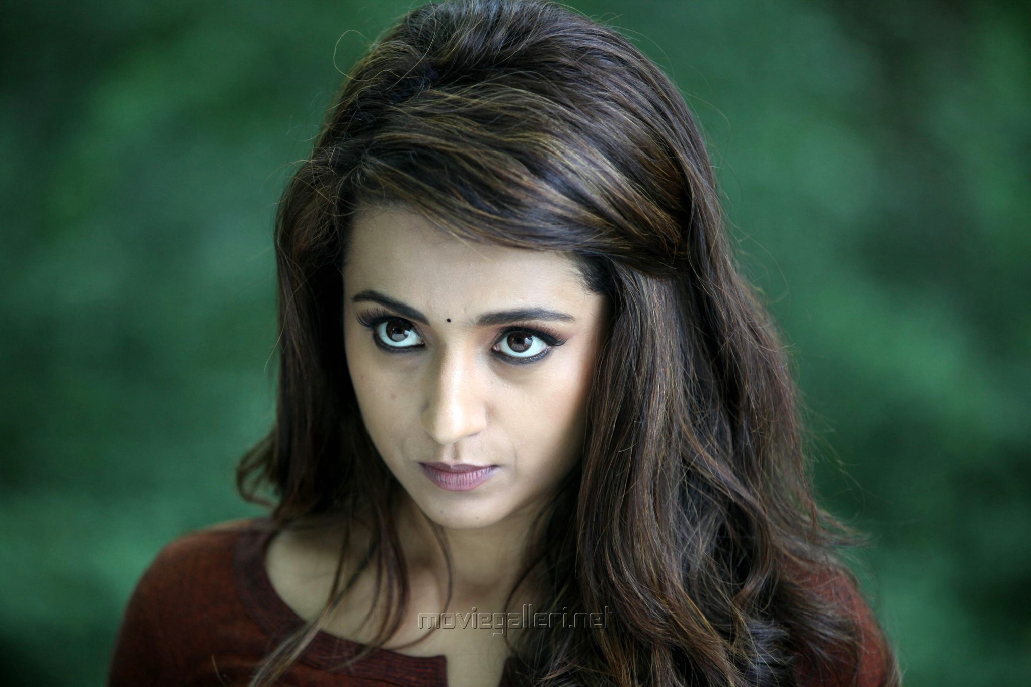 Trisha Krishnan Horror Movie - HD Wallpaper 
