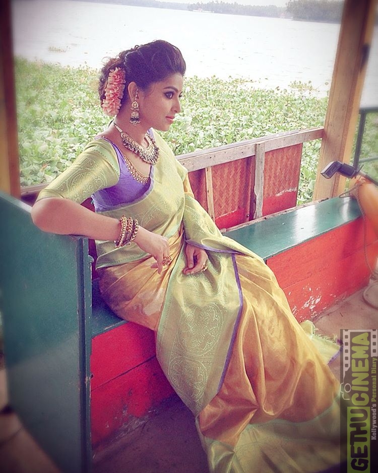 Ct22n92vmaaou4l - Actress Sneha In Saree - HD Wallpaper 