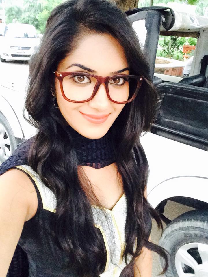 1897987 730881533667875 7836613441843762404 N - Ruhani Sharma Punjabi Actress - HD Wallpaper 