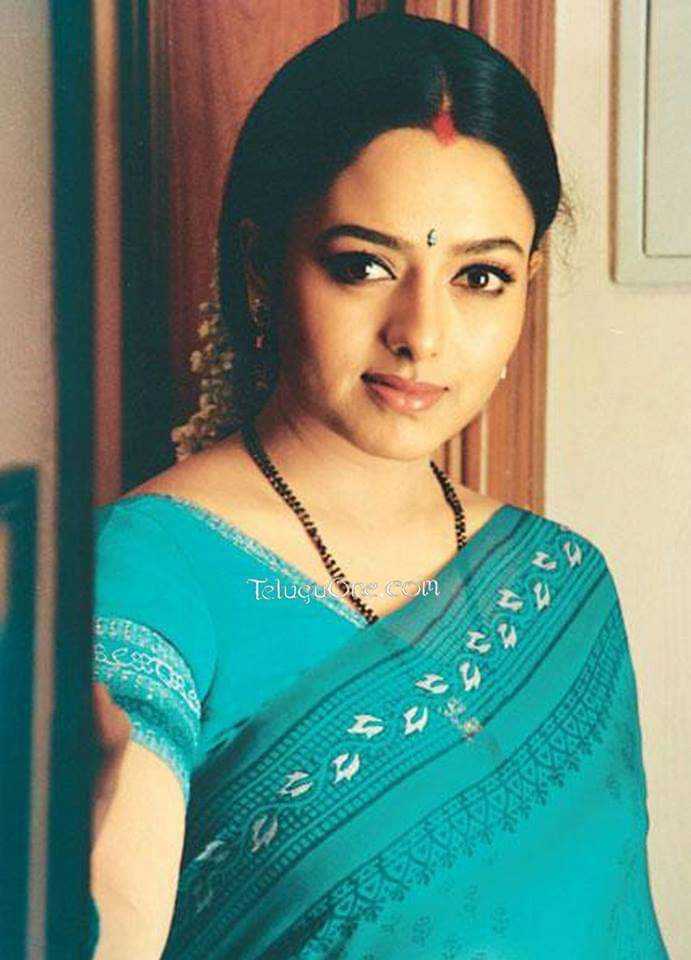 Soundarya - Sharechat - Soundarya Actress - HD Wallpaper 