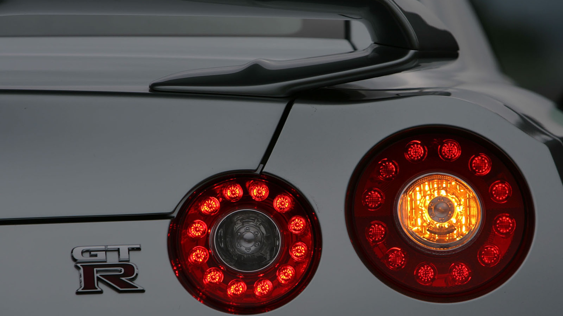 Nissan Gtr Brake Lights - HD Wallpaper 
