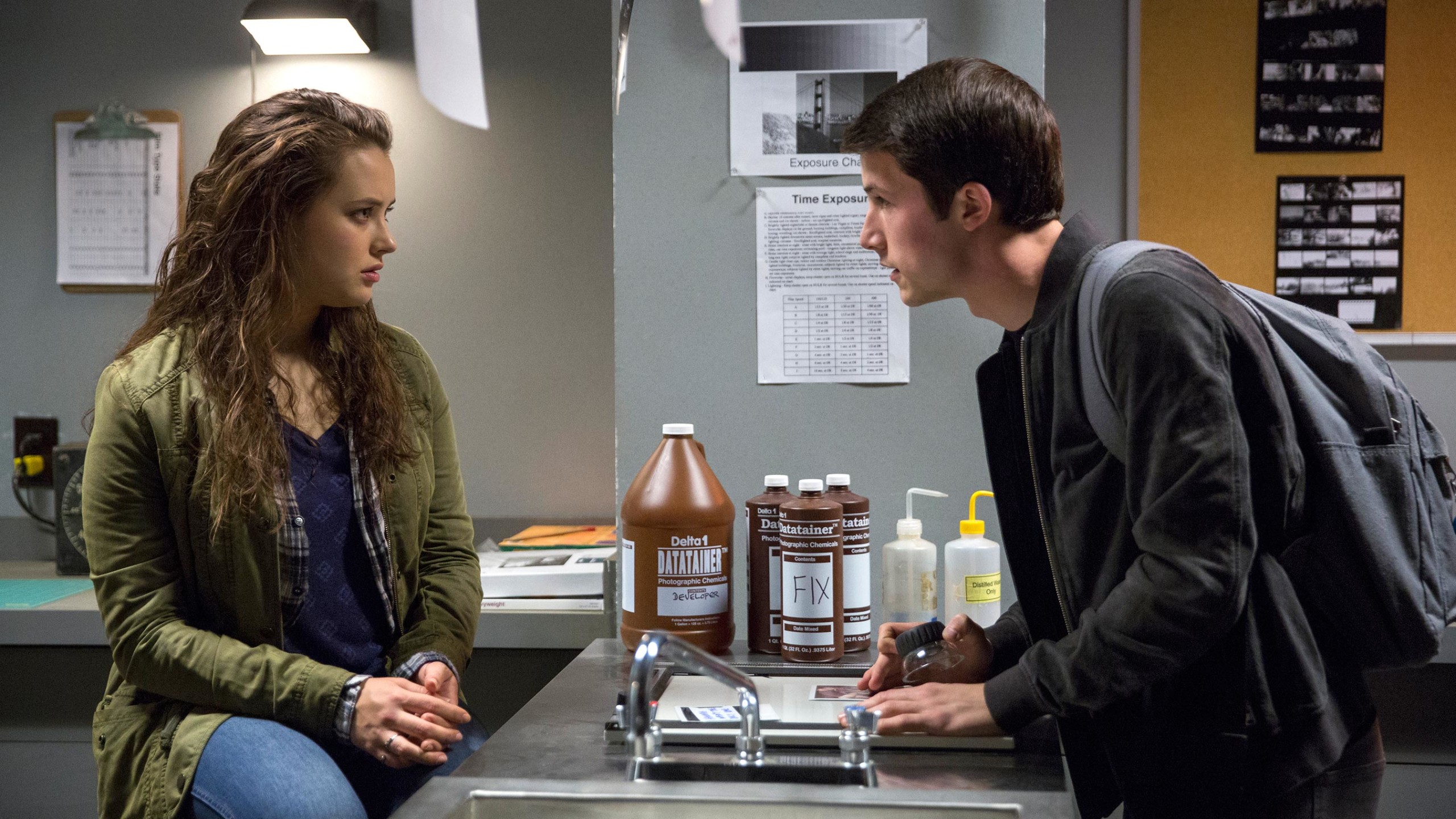 13 Reasons Why 1 Seasoan - HD Wallpaper 