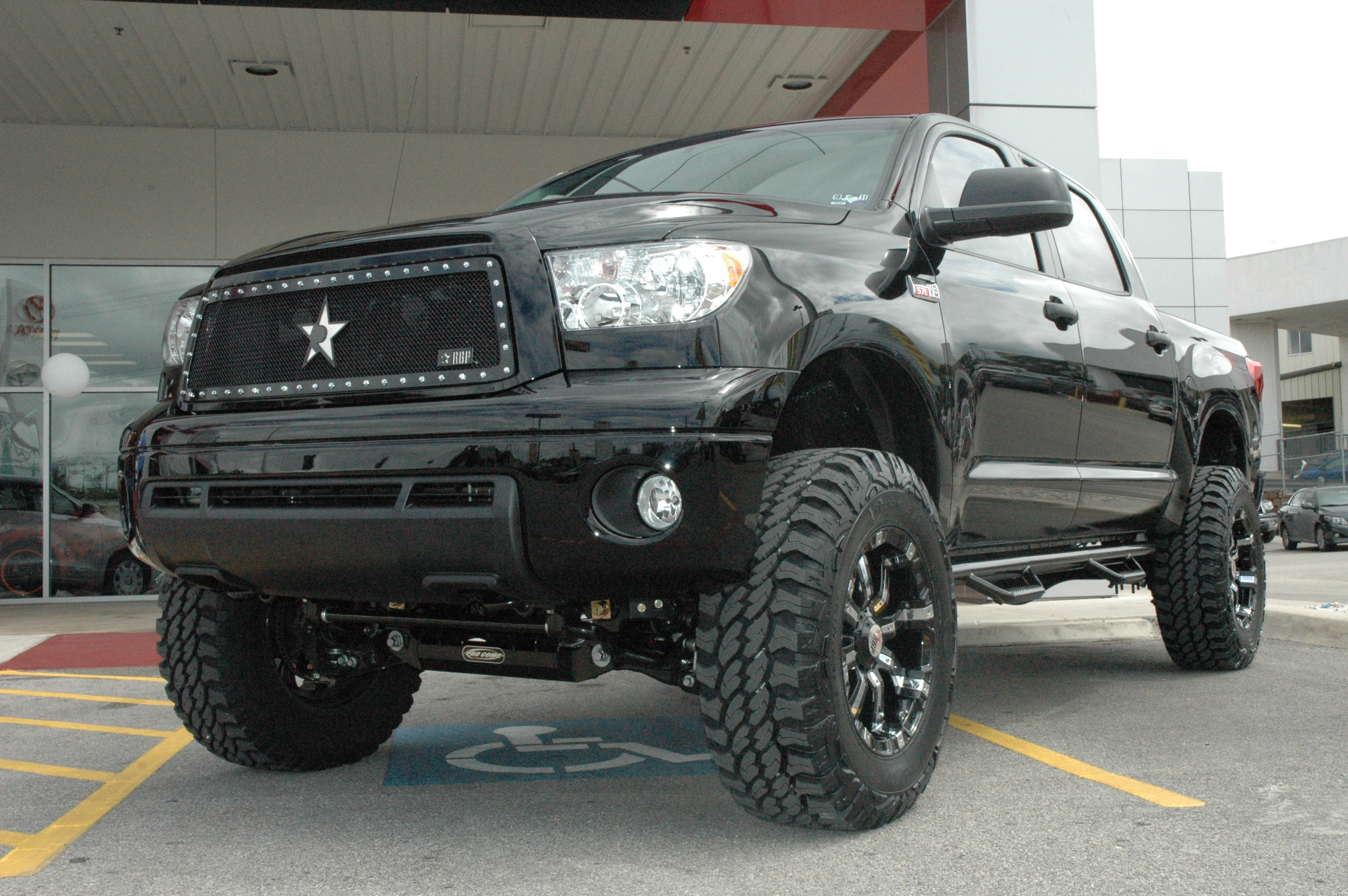 Lifted Toyota Tundra Rock Warrior - HD Wallpaper 