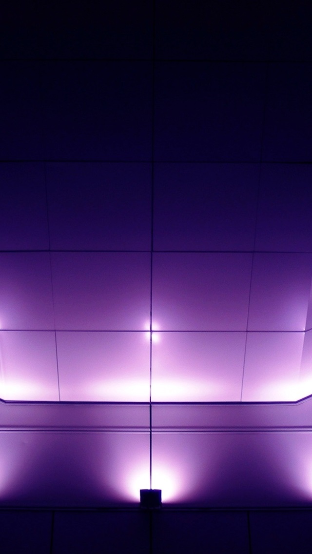 фиолетовый свет. ярко фиолетовый фон. включи сиреневый свет. включи сиреневый свет. неоновый фиолетовый.