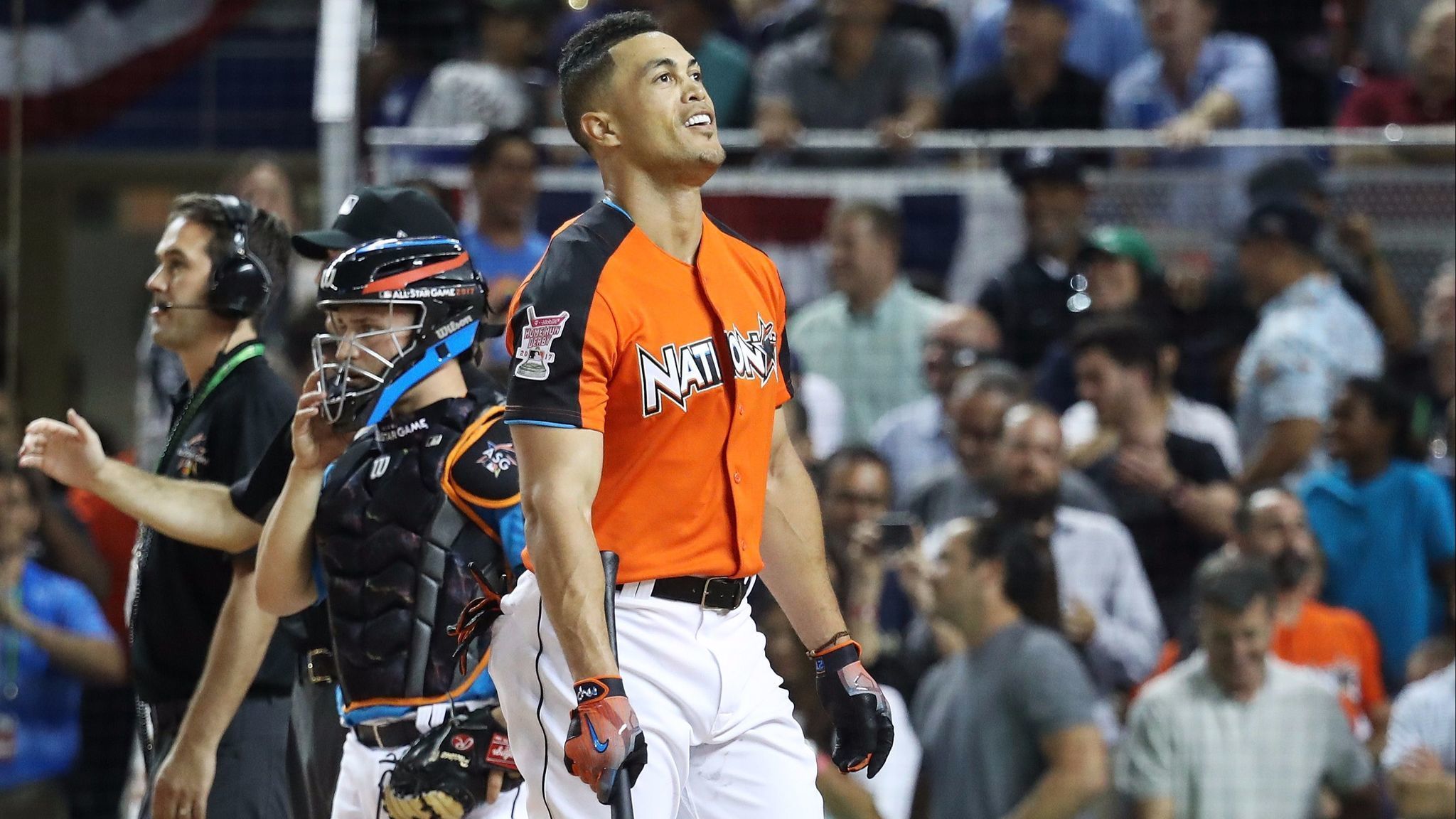 Gary Sanchez Wallpaper - Giancarlo Stanton Home Run Derby 2017 - HD Wallpaper 