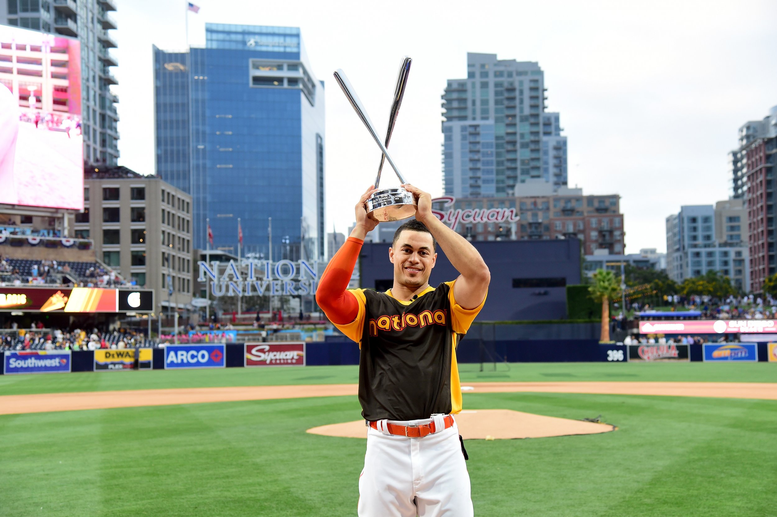Nl Mvp Award-winner Giancarlo Stanton - 2016 Home Run Derby Winner - HD Wallpaper 
