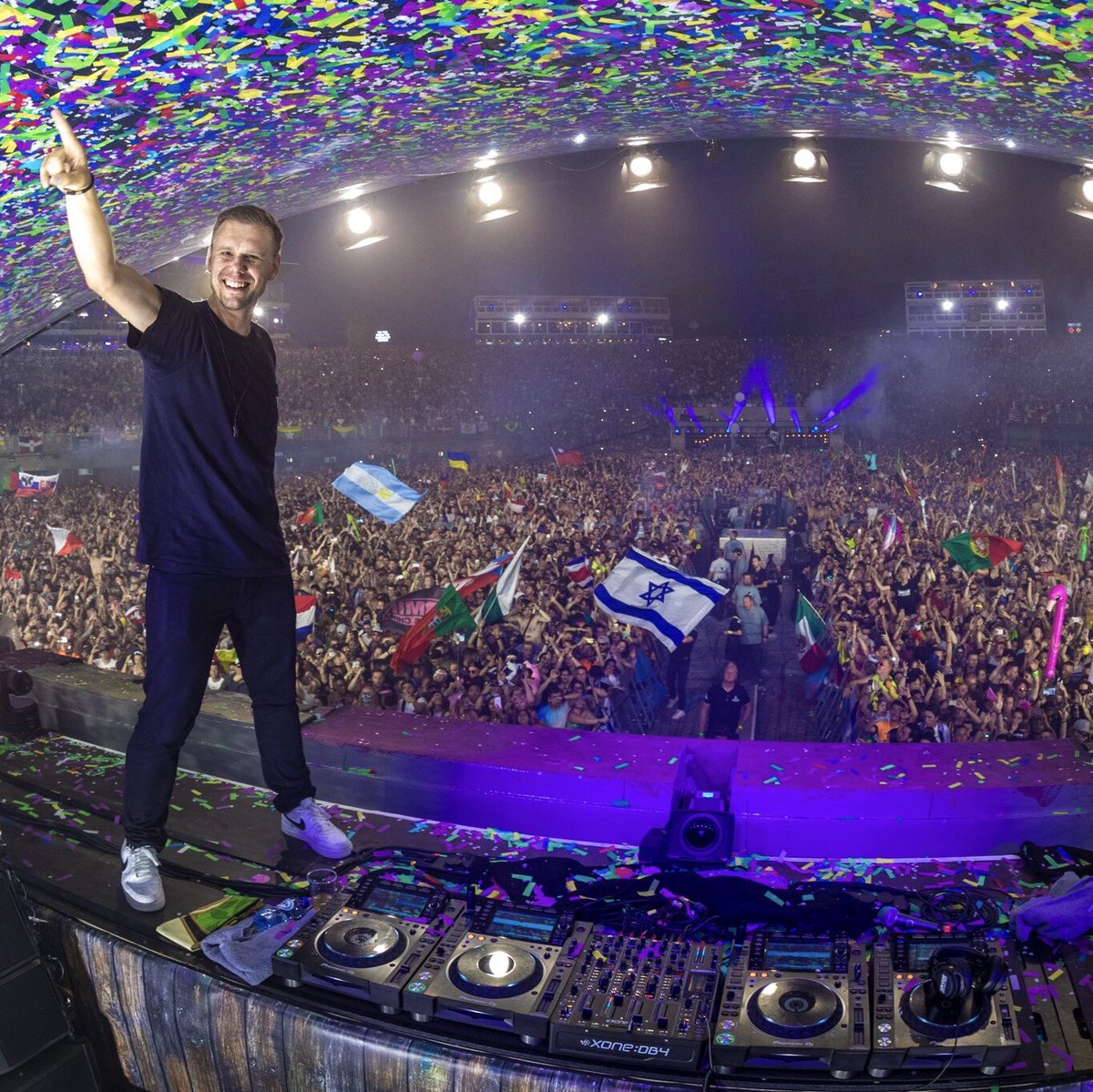 Armin Van Buuren Tomorrowland 2019 - HD Wallpaper 