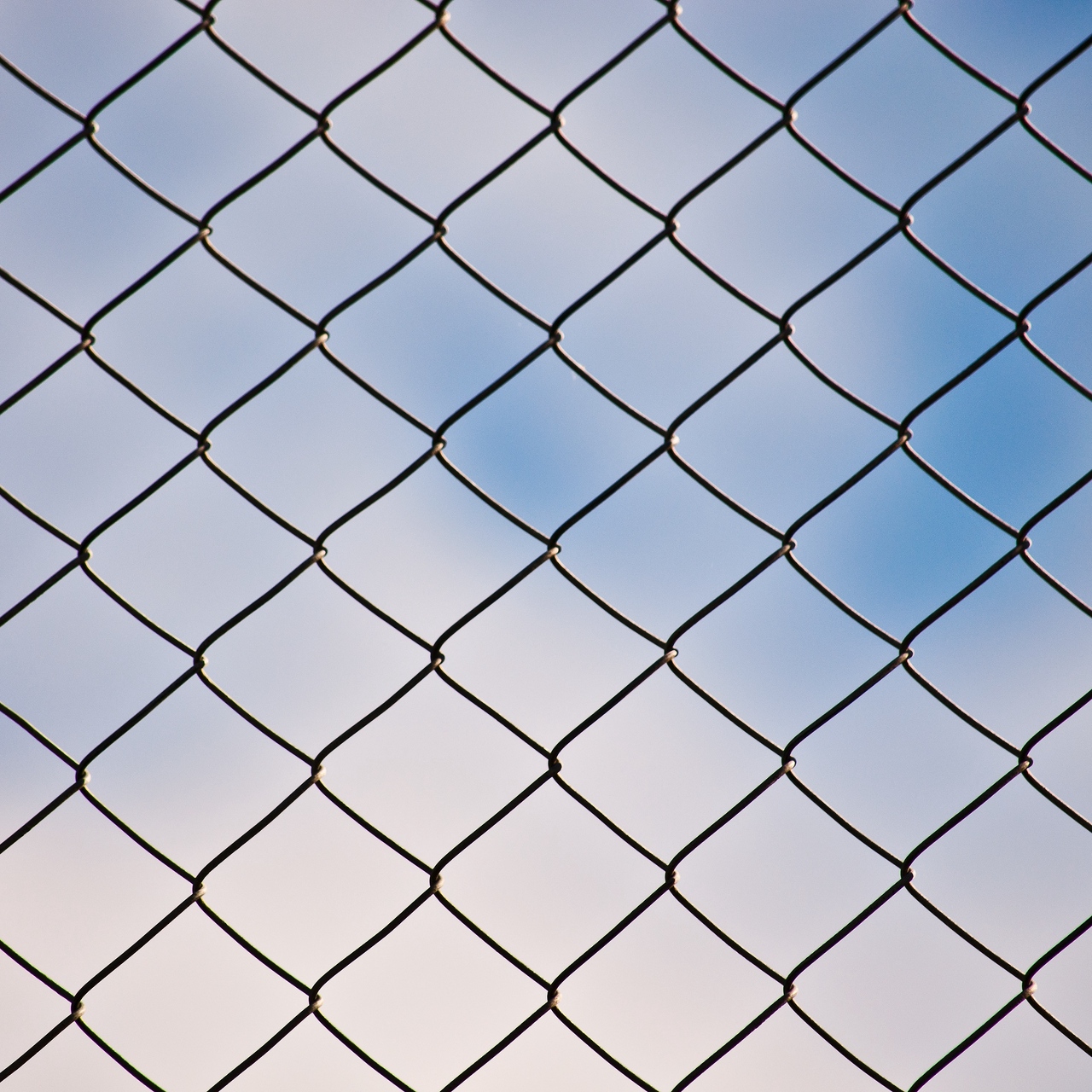 Wallpaper Mesh, Sky, Braided, Wire, Pattern - Chain-link Fencing - HD Wallpaper 