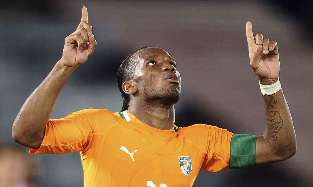 Drogba Cote D Ivoire Jersey - HD Wallpaper 