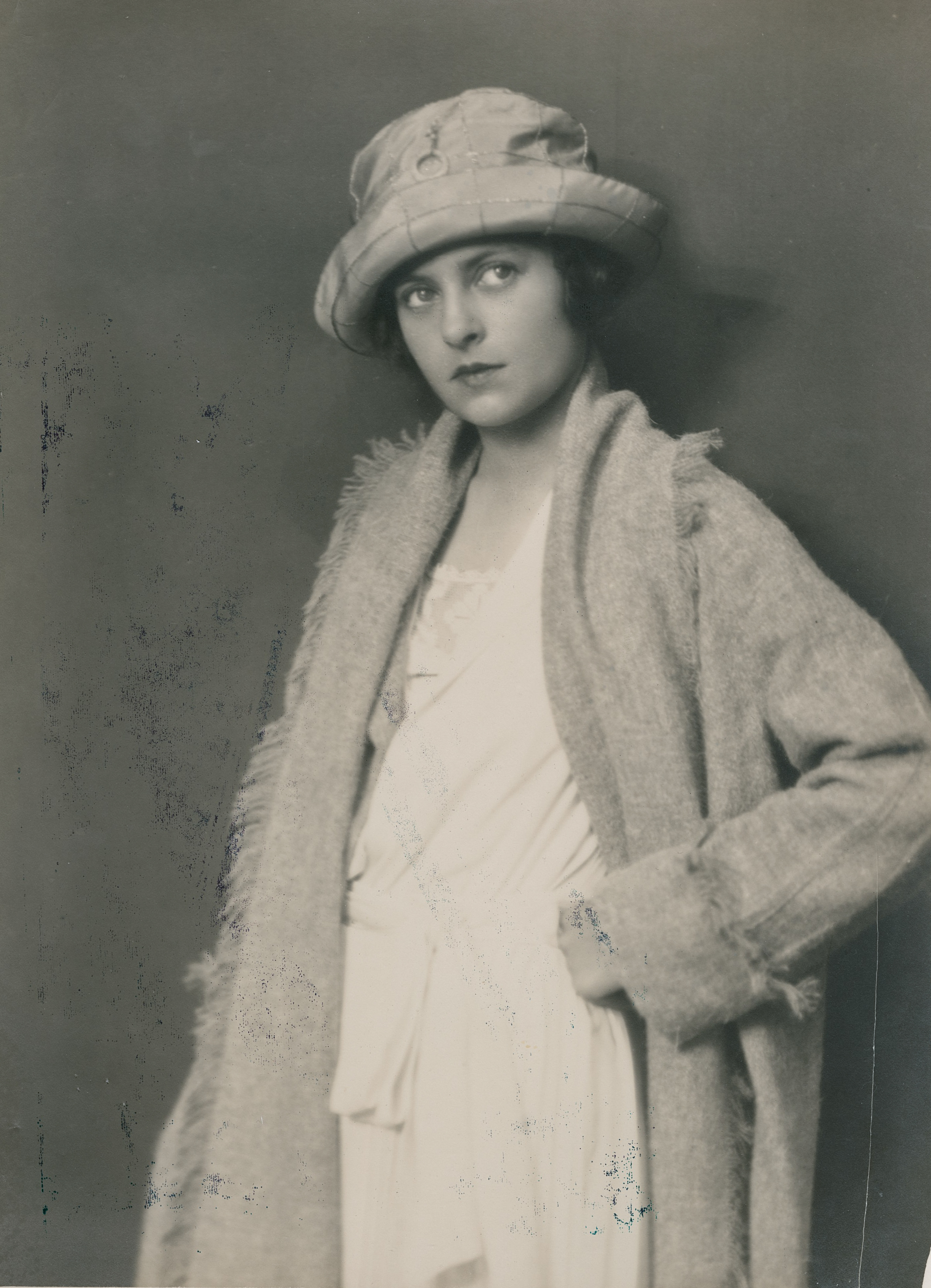 Irene Vernon Wallpaper - Vintage Clothing - HD Wallpaper 