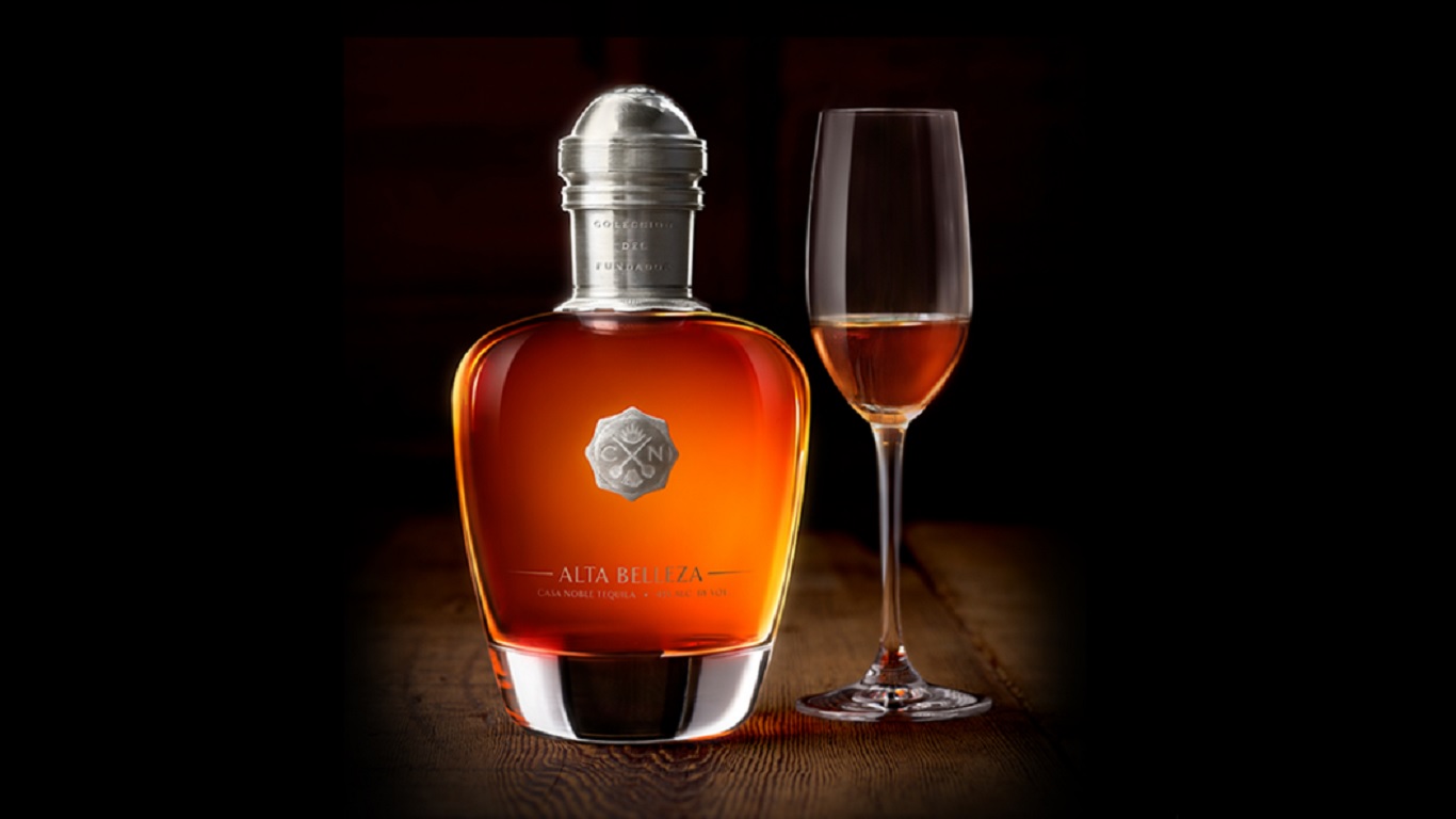 Glass Bottle - HD Wallpaper 