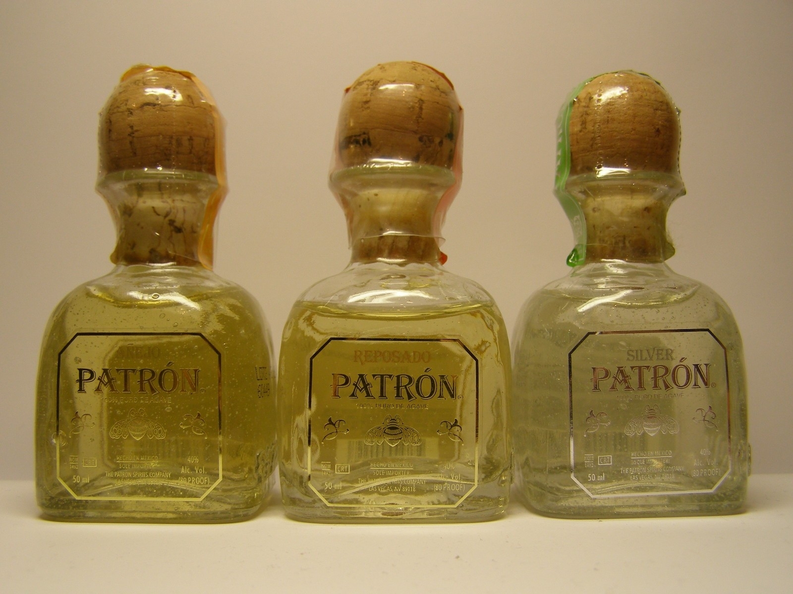 Bottles Alcohol Liquor Tequila Patron Wallpaper - Glass Bottle - HD Wallpaper 