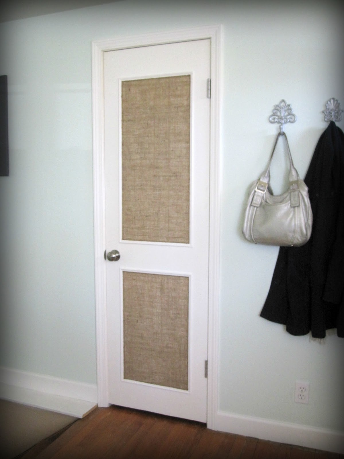 Burlap Paneled Door - Make A Plain Door Look Nice - HD Wallpaper 