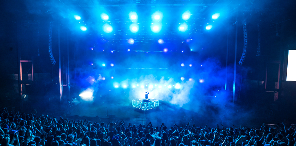 Flume Plays Red Rocks With Claypaky Fixtures - Solaris Flare Lr Q+ - HD Wallpaper 