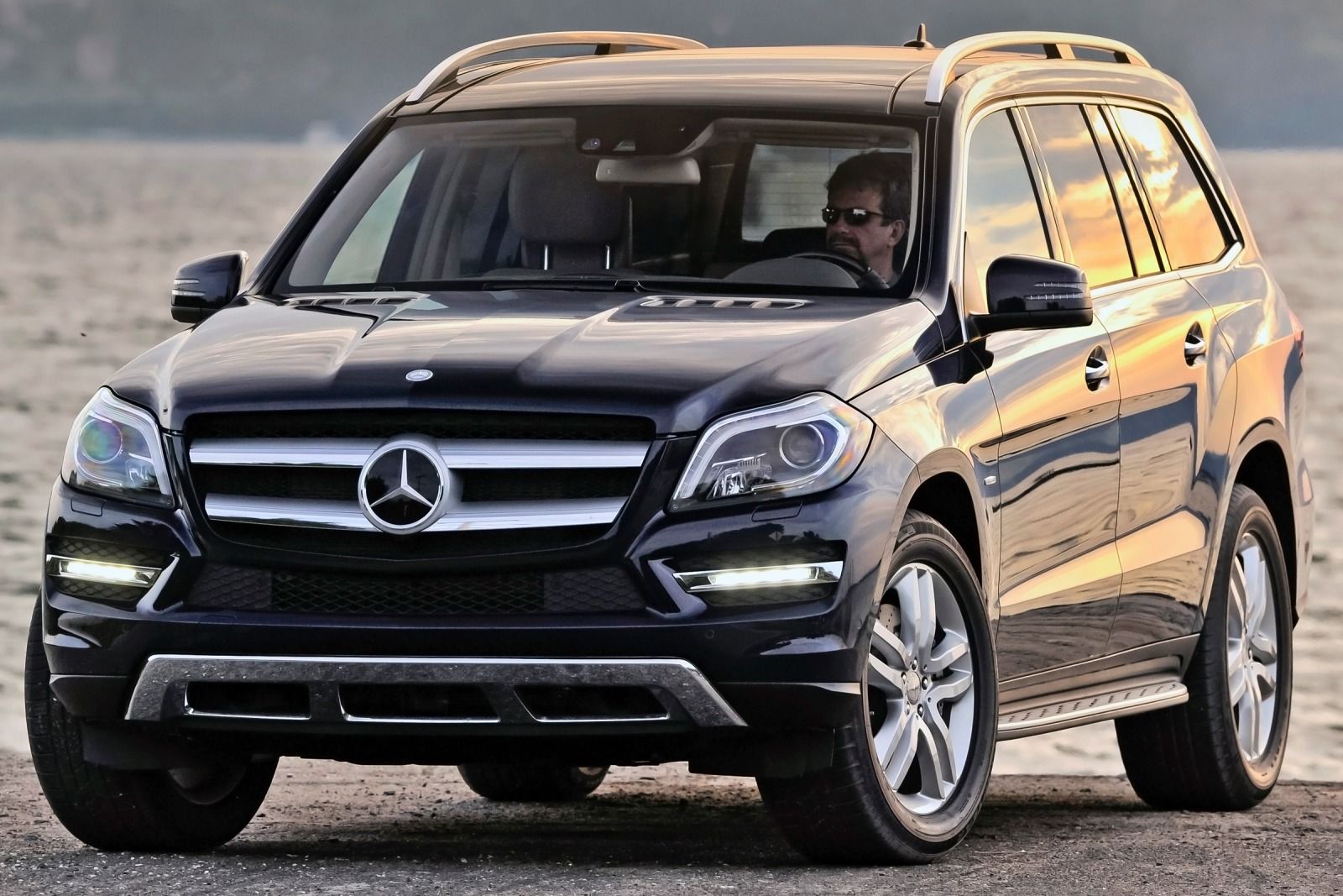 Mercedes Benz Suv - HD Wallpaper 