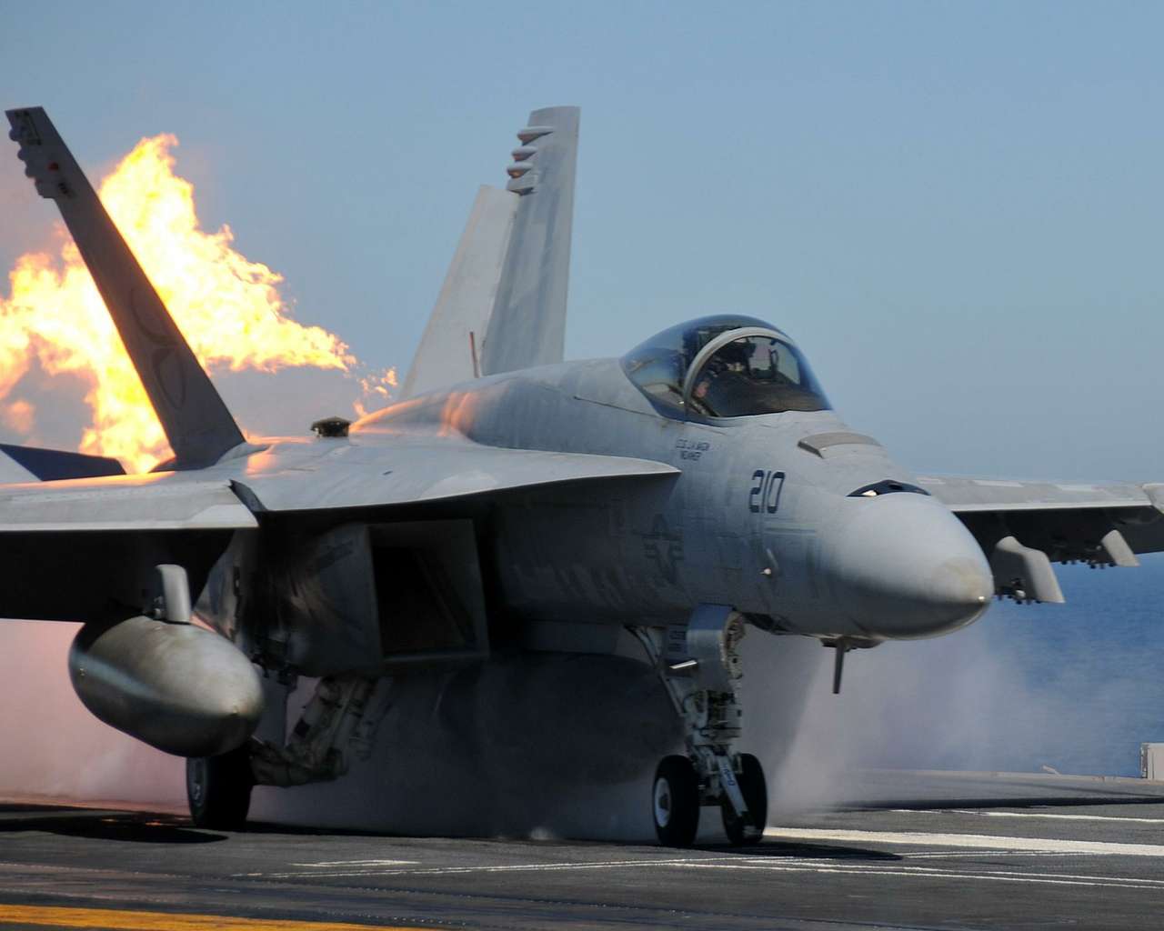 Suck This Tailpipe Wallpaper - F18 Super Hornet - HD Wallpaper 