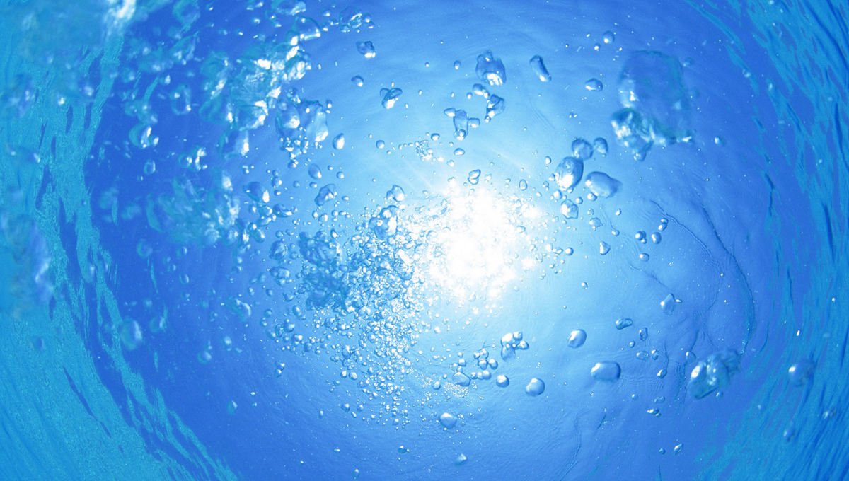 Underwater The Ocean Bubbles With Oxygen Water Water - Under The Water Hd Background - HD Wallpaper 