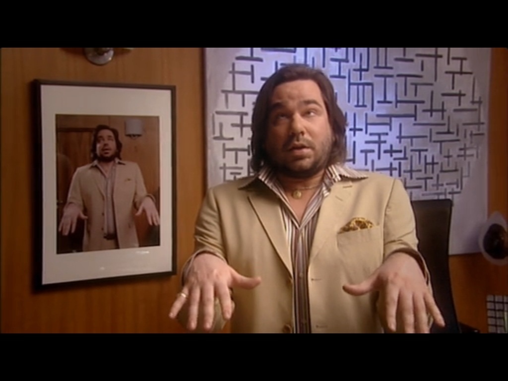 Crowd Nearly At The Station - HD Wallpaper 