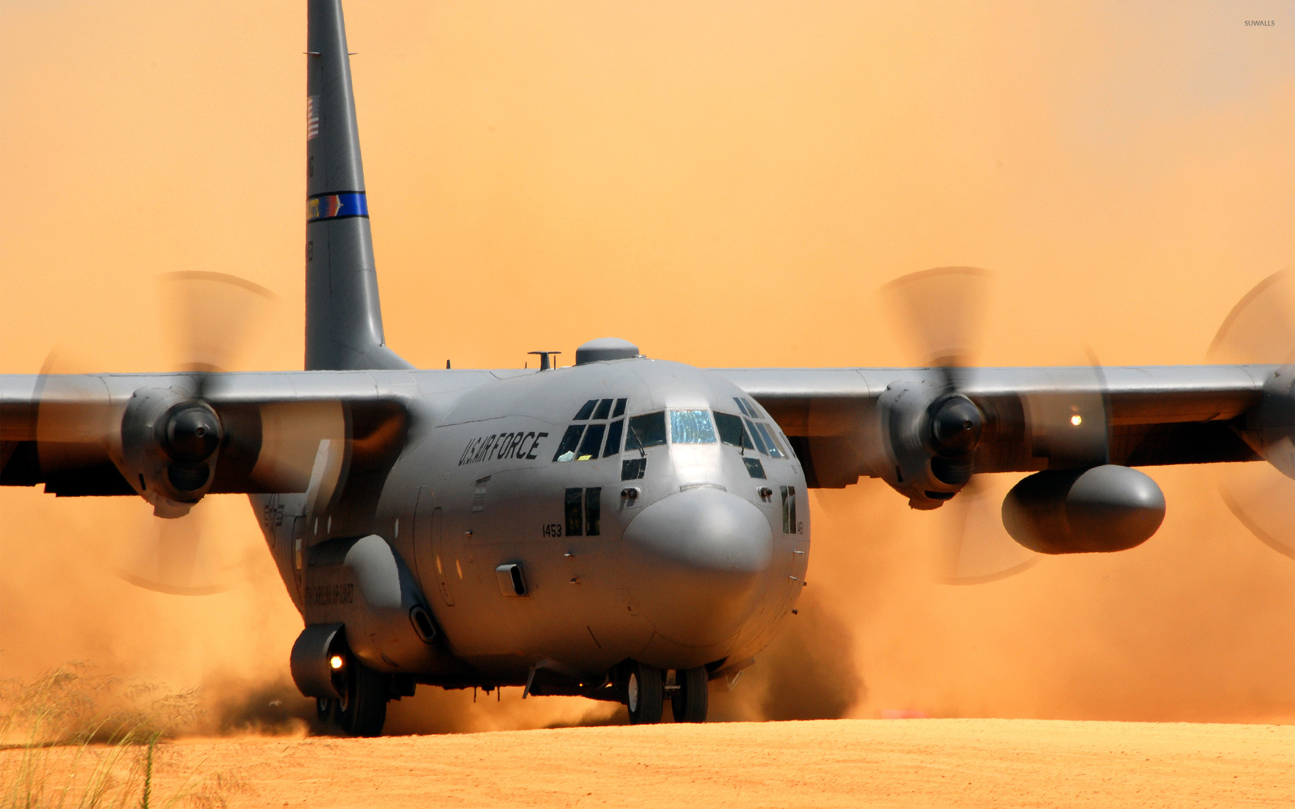 C 130 - HD Wallpaper 