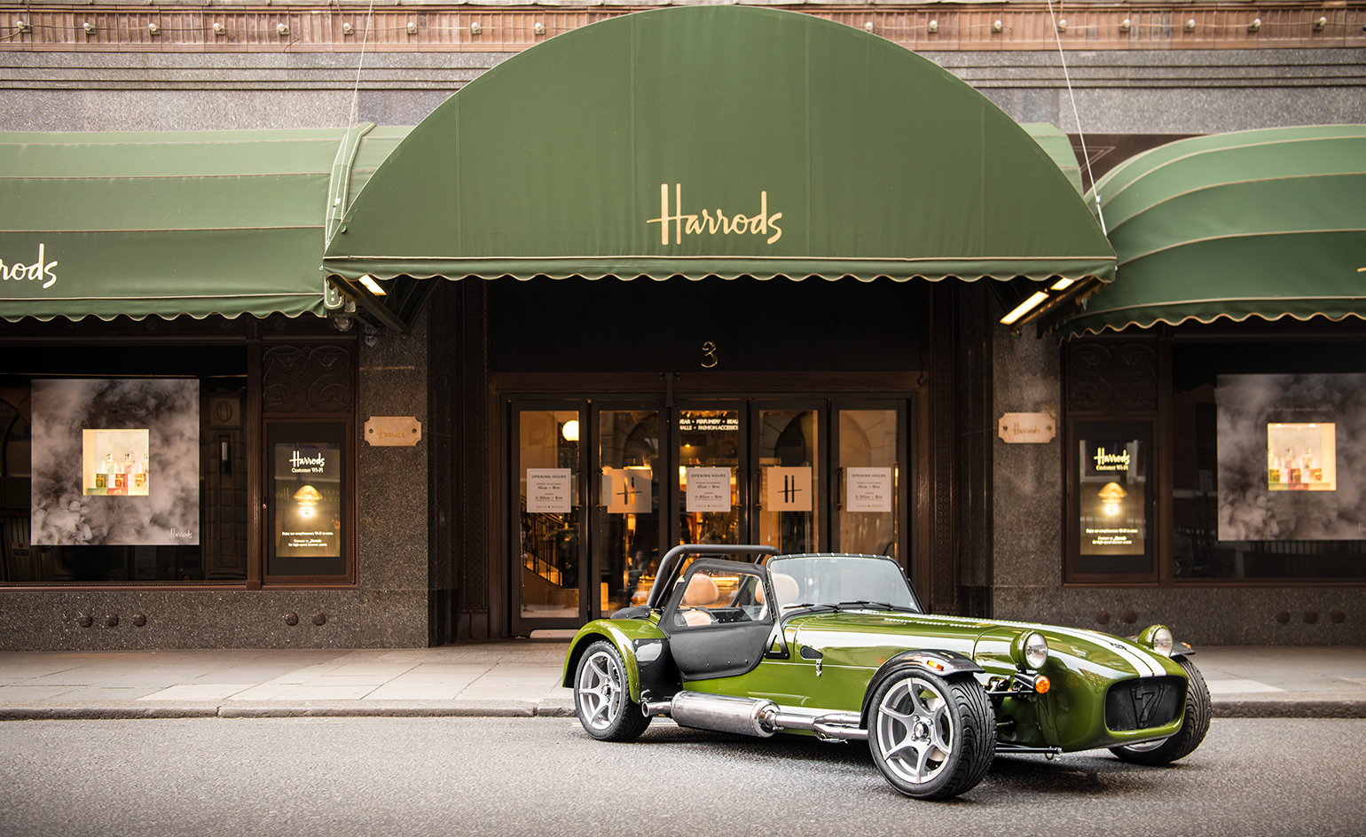 Caterham Harrods - HD Wallpaper 