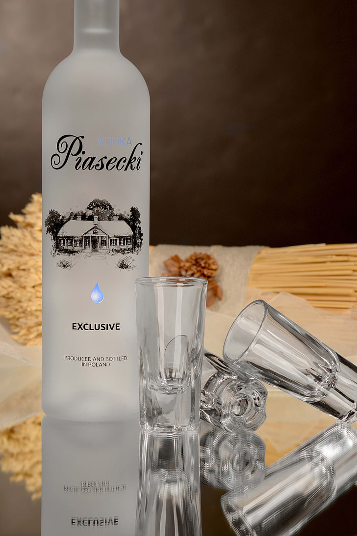 Piasecki, Vodka, Hd Wallpaper - Glass Bottle - HD Wallpaper 