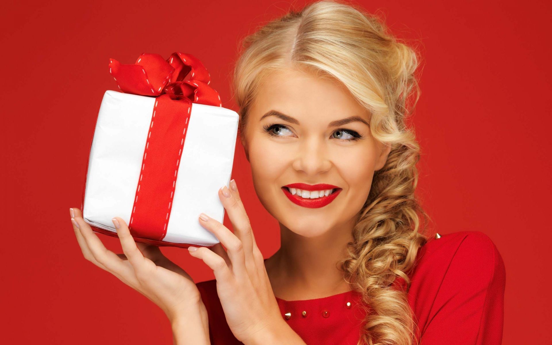 Girl Blonde Smile Gift Hd Wallpaper Wallpaper - Holiday Skin Treatments - HD Wallpaper 
