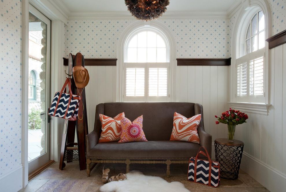 Vineyard Vines Wallpaper For A Contemporary Entry With - Sofa Hall De Entrada - HD Wallpaper 