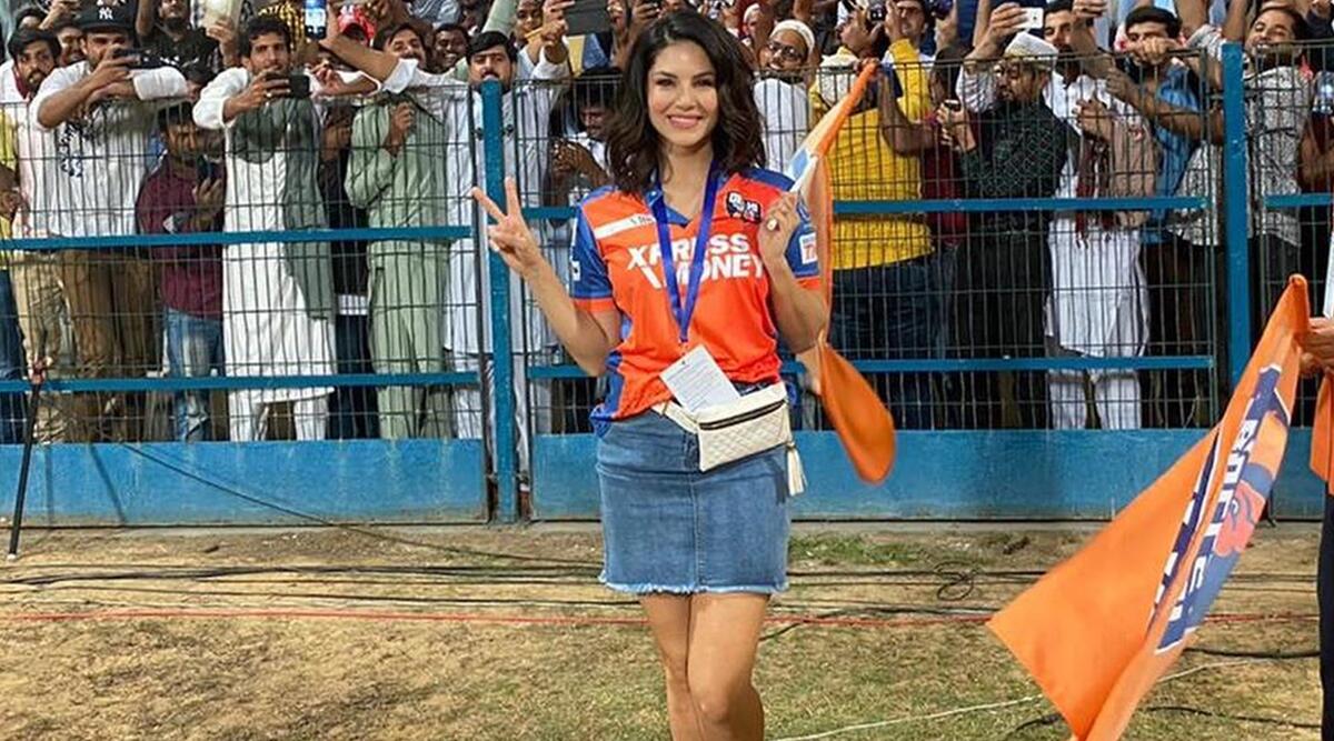 Sunny Leone Co-owns An Ipl Soccer Team Leicester Galactos - Sunny Leone In T10 League - HD Wallpaper 