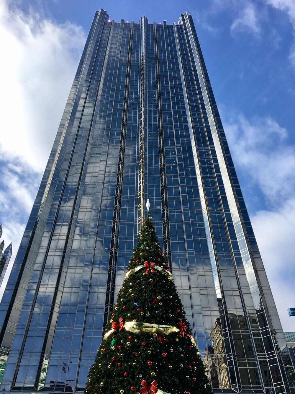 Christmas Tree - HD Wallpaper 