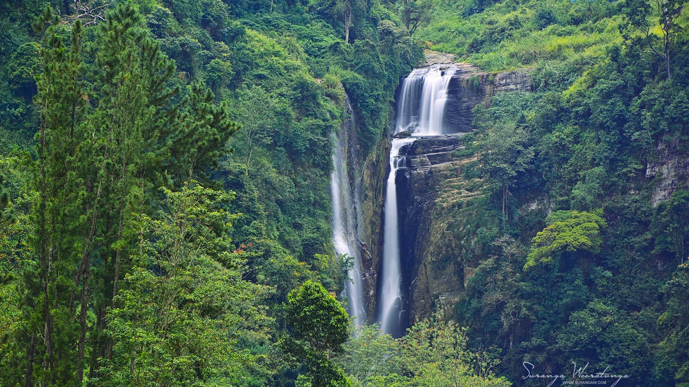 Alpine Waterfall-sri Lanka Win8 Wallpaper2014 - Waterfalls In Sri Lanka - HD Wallpaper 