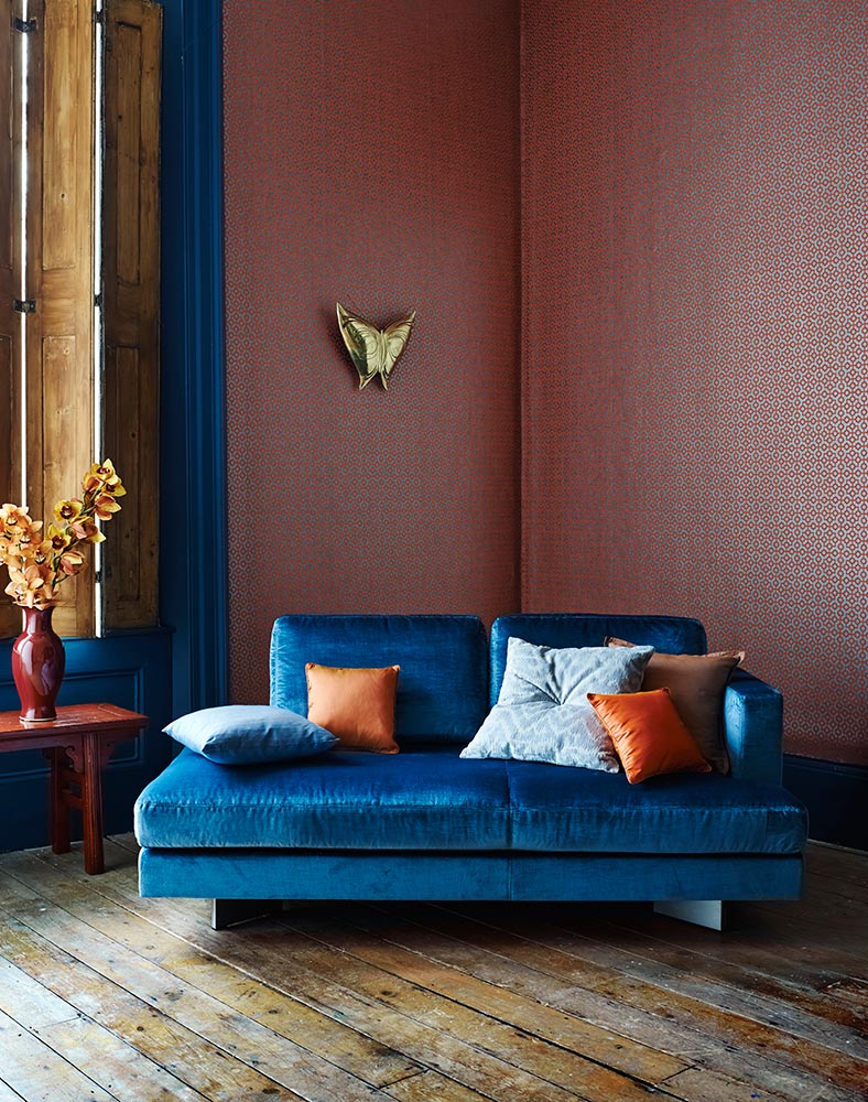 Match With Blue Sofa - HD Wallpaper 