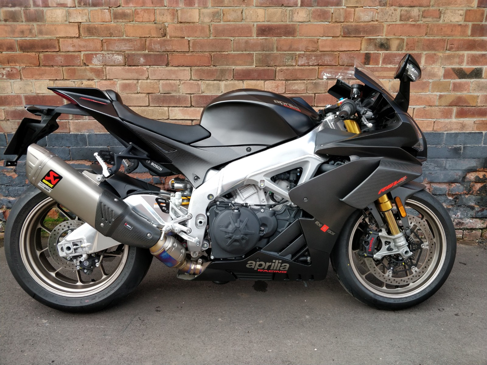 Aprilia Rsv4 1100 - HD Wallpaper 