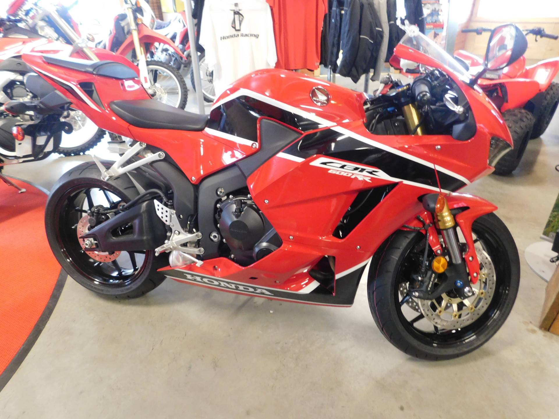 Cbr 600 Rr 2018 - HD Wallpaper 